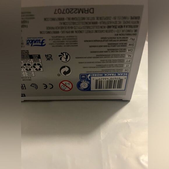 Funko Pop! Anime: Naruto Shippuden Lady Tsunade Vinyl Figure 730 (small defect) - Picture 2 of 6